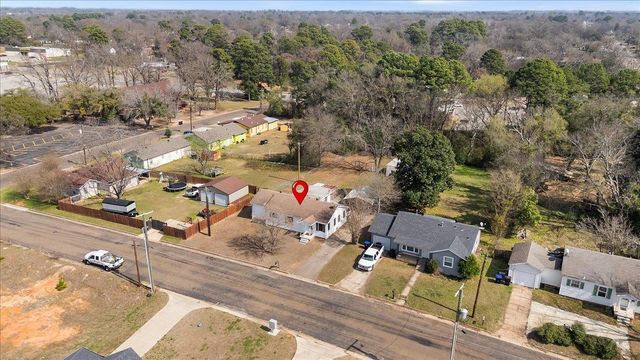 1706 Baxter Ave, Longview, TX 75602