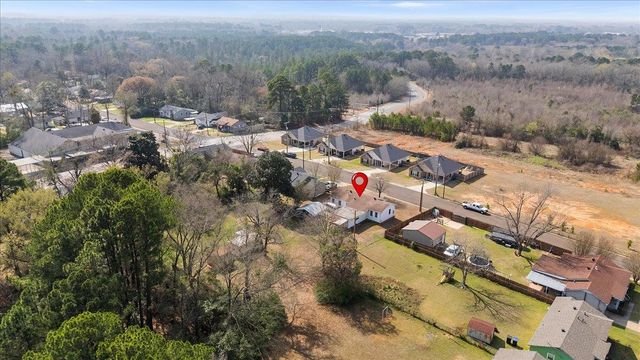 1706 Baxter Ave, Longview, TX 75602