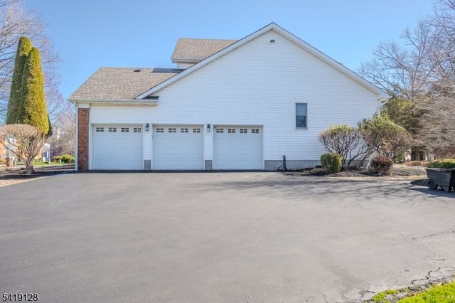 82 Millers Grove Rd, Montgomery Twp., NJ 08502