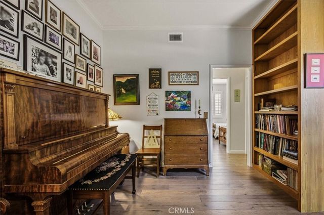 6735 Foxhall Court, Riverside, CA 92506