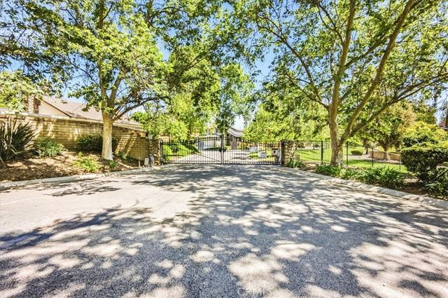 6735 Foxhall Court, Riverside, CA 92506