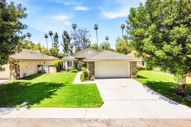 6735 Foxhall Court, Riverside, CA 92506