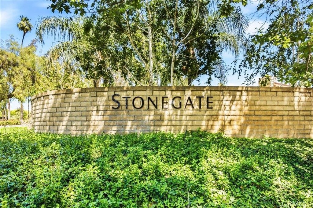 6735 Foxhall Court, Riverside, CA 92506