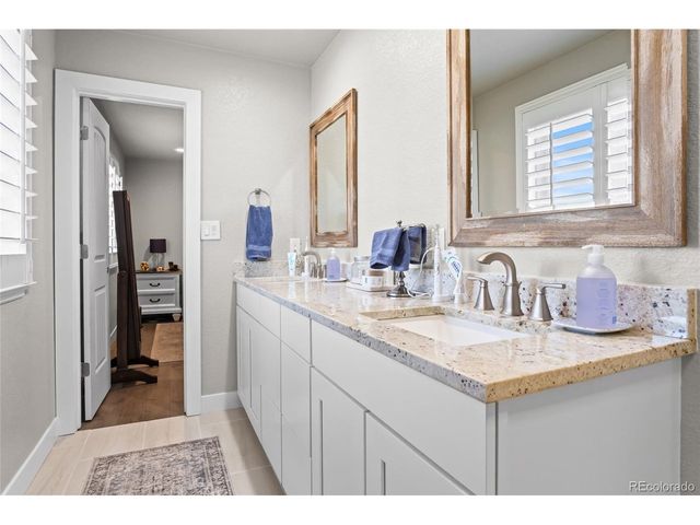 21375 E Nichols Pl, Aurora, CO 80016