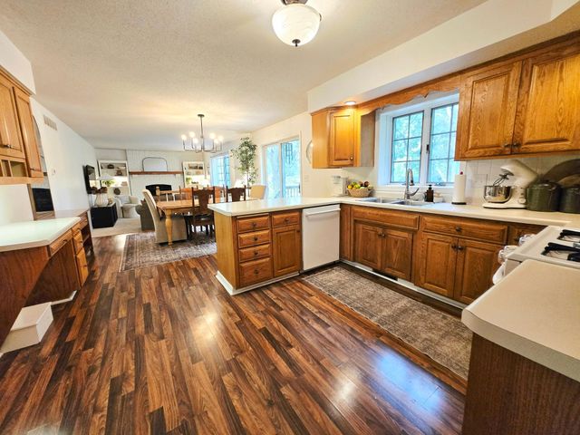 815 23rd Street SW, Rochester, MN 55902