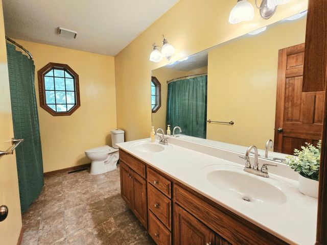 815 23rd Street SW, Rochester, MN 55902