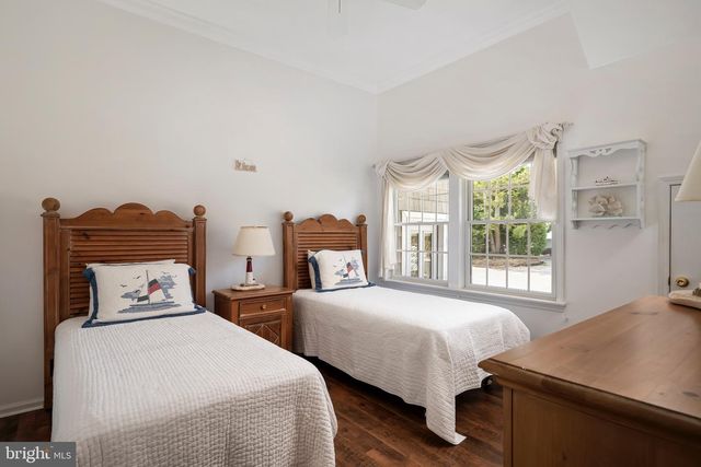 50 W HOLLY DR, Long Beach Township, NJ 08008