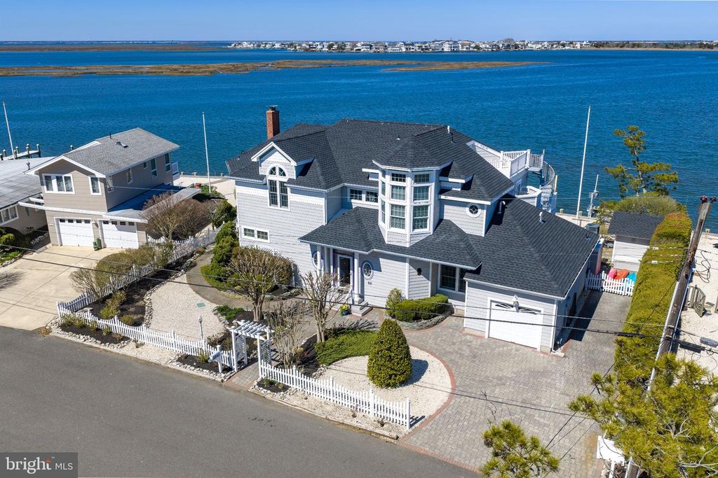 50 W HOLLY DR, Long Beach Township, NJ 08008