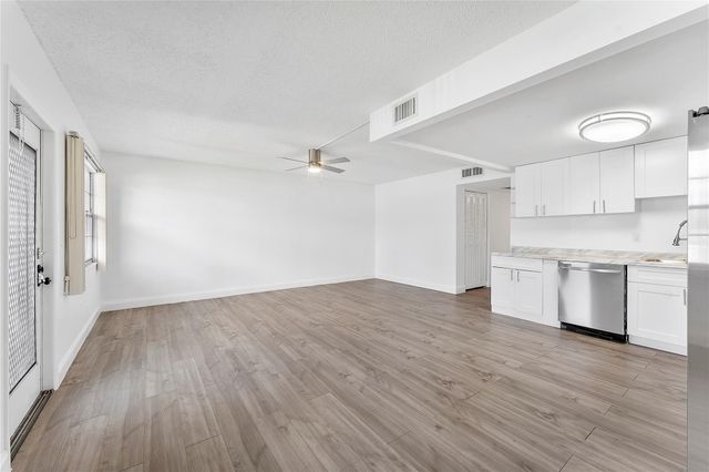 1052 Hythe 1052, Boca Raton, FL 33434