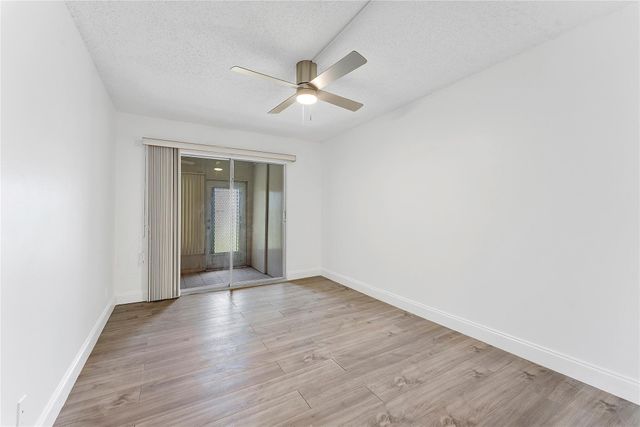 1052 Hythe 1052, Boca Raton, FL 33434