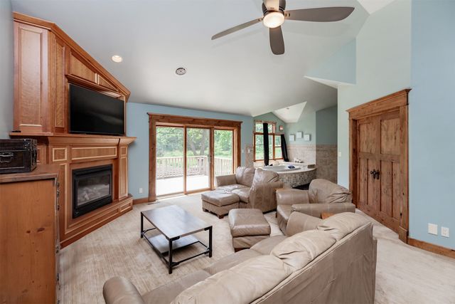 27740 Timber Road, Kelley, IA 50134
