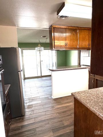 725 Salem Street, Delano, CA 93215