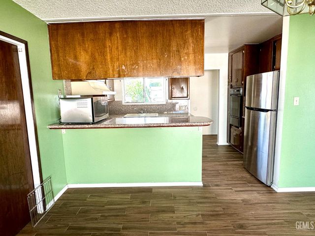 725 Salem Street, Delano, CA 93215