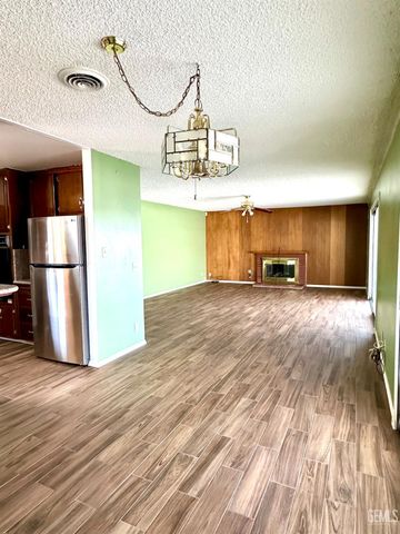 725 Salem Street, Delano, CA 93215