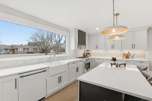 445 Rembrandt Dr, Old Hickory, TN 37138