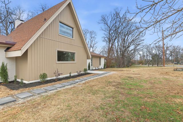 445 Rembrandt Dr, Old Hickory, TN 37138