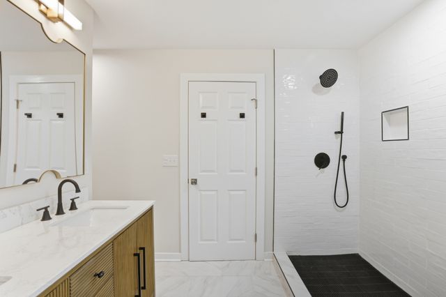 445 Rembrandt Dr, Old Hickory, TN 37138