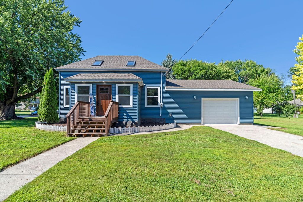 451 Birch Avenue W, Hector, MN 55342 — exterior