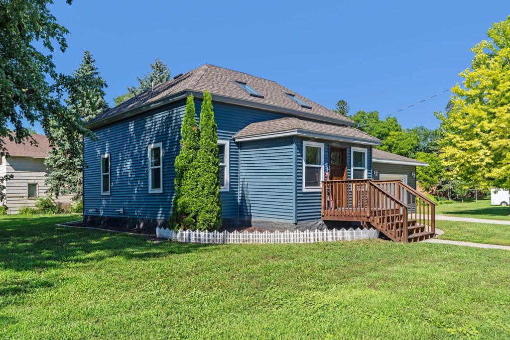 451 Birch Avenue W, Hector, MN 55342 — photo 5