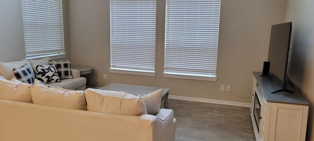 405 Rise Lane, Woodforest, TX 77316