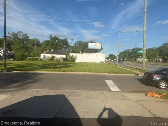 482 W 8 Mile Road, Ferndale, MI 48220