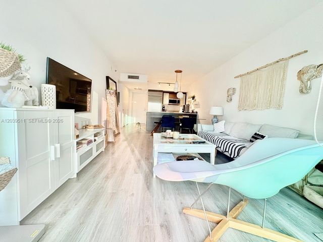 55 SE 6th Street 1706, Miami, FL 33131