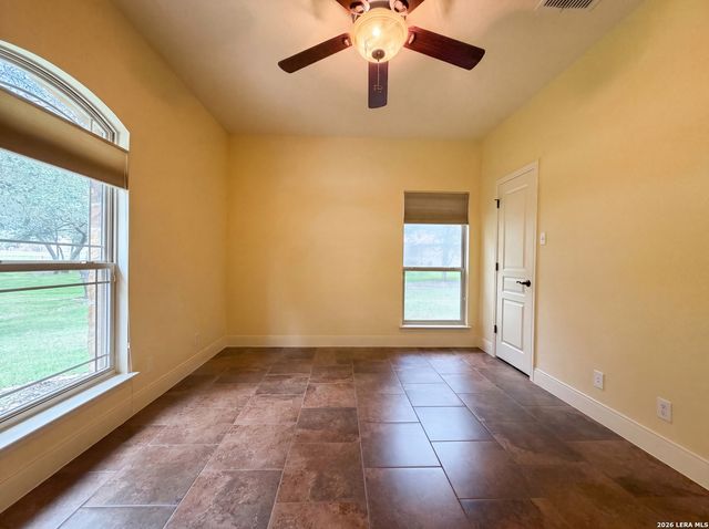 165 VINTAGE RANCH CIR, La Vernia, TX 78121