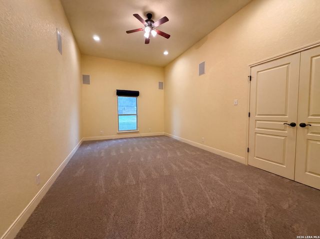 165 VINTAGE RANCH CIR, La Vernia, TX 78121