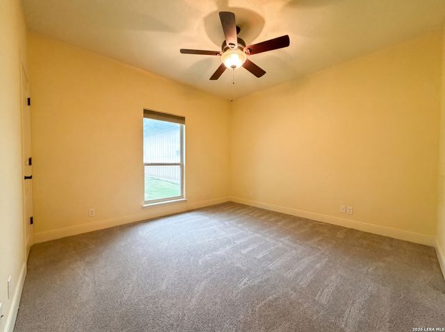 165 VINTAGE RANCH CIR, La Vernia, TX 78121