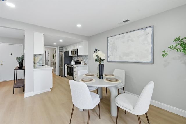 707 Sandpiper Cmn, Livermore, CA 94551