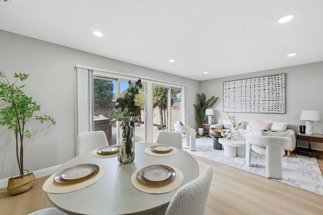 707 Sandpiper Cmn, Livermore, CA 94551