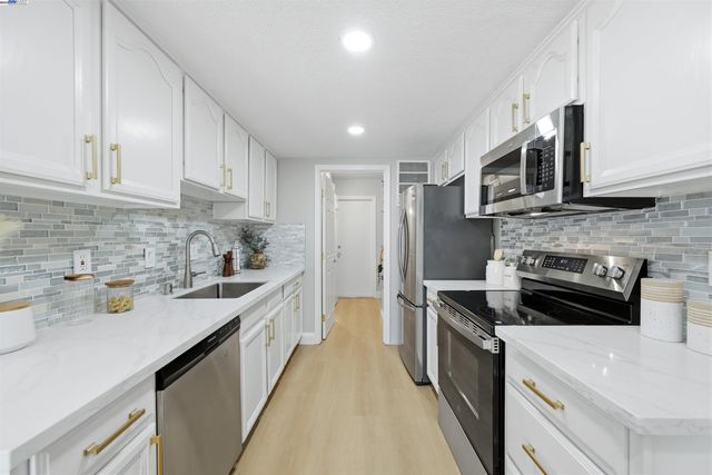 707 Sandpiper Cmn, Livermore, CA 94551