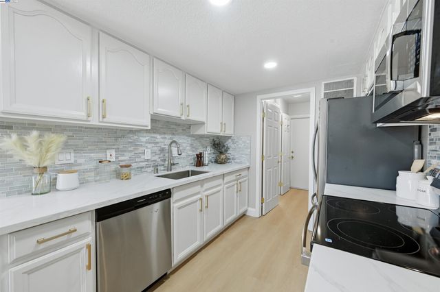 707 Sandpiper Cmn, Livermore, CA 94551