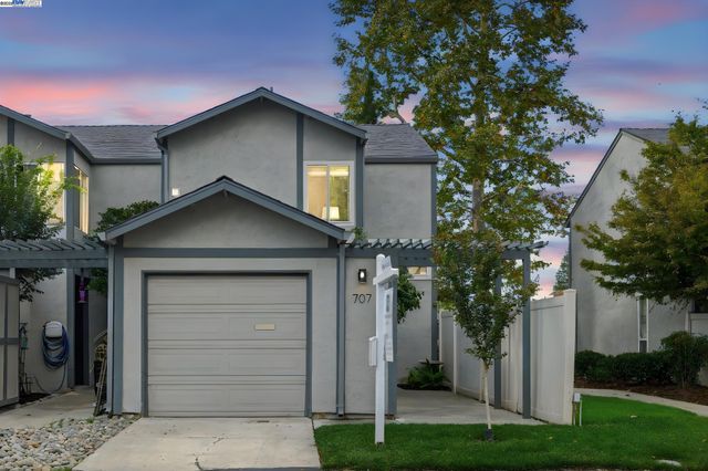 707 Sandpiper Cmn, Livermore, CA 94551