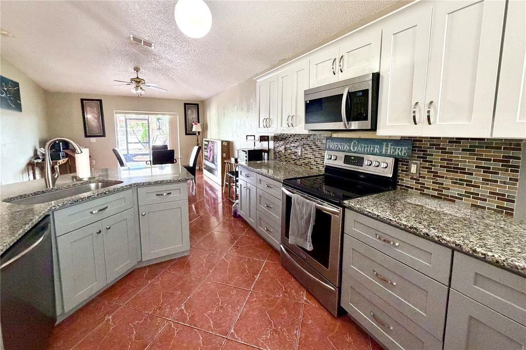 Image 15 of property listing at 11836 BENTRY STREET, Orlando, FL 32824