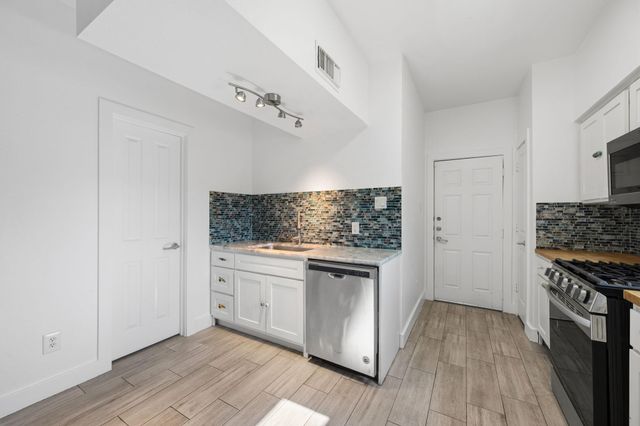 1620 Andrews Street, Houston, TX 77019