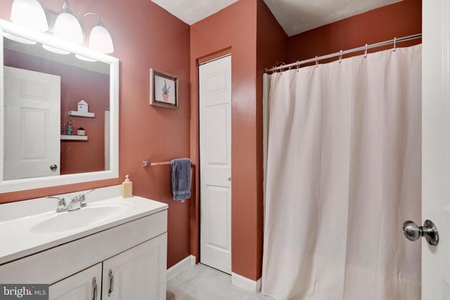 205 N CANNON AVE, Hagerstown, MD 21740