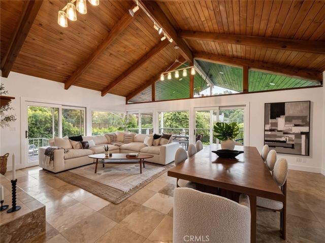 3726 Berwick Drive, La Canada Flintridge, CA 91011