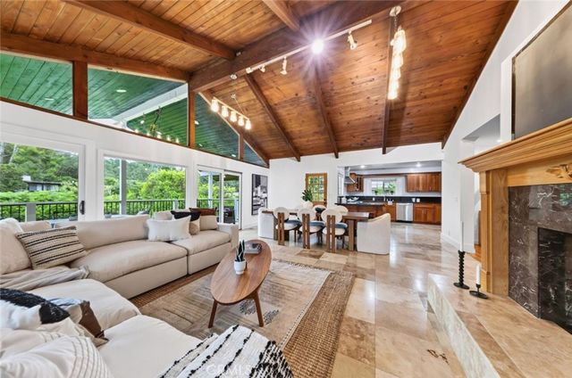 3726 Berwick Drive, La Canada Flintridge, CA 91011