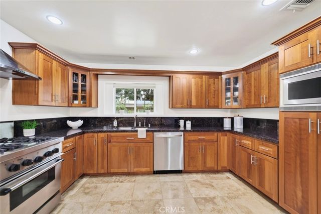 3726 Berwick Drive, La Canada Flintridge, CA 91011