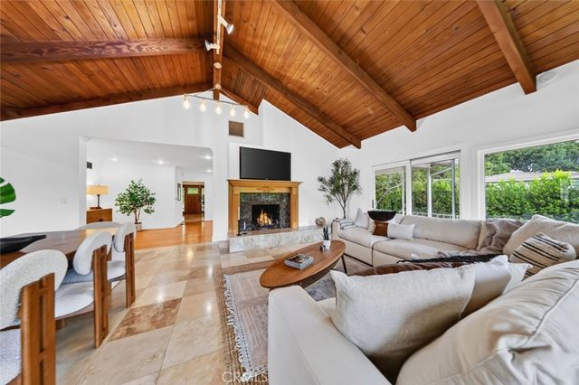 3726 Berwick Drive, La Canada Flintridge, CA 91011