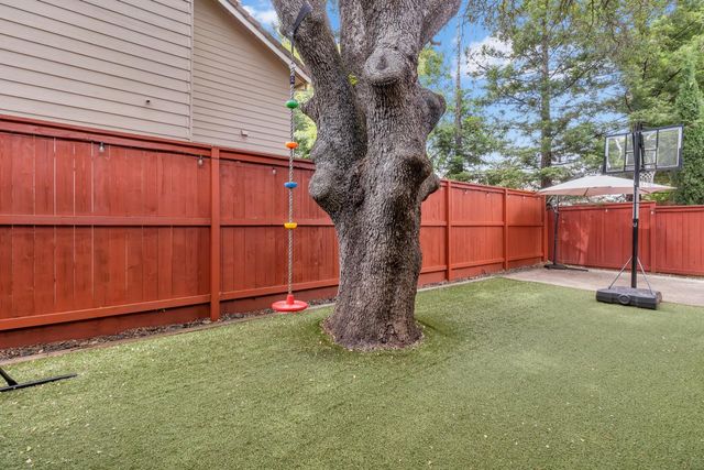 124 Sutcliffe Cir, Folsom, CA 95630