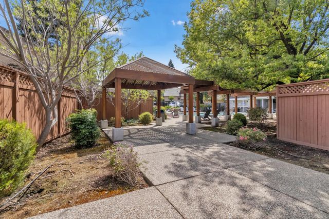 124 Sutcliffe Cir, Folsom, CA 95630