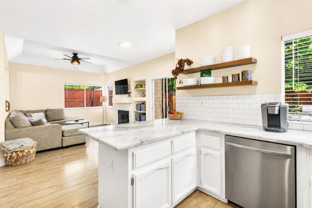 124 Sutcliffe Cir, Folsom, CA 95630