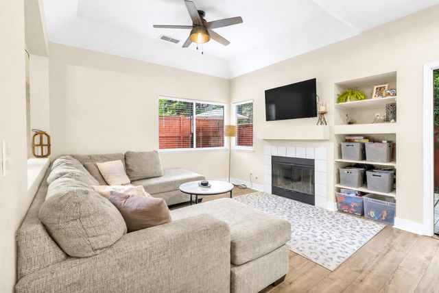 124 Sutcliffe Cir, Folsom, CA 95630