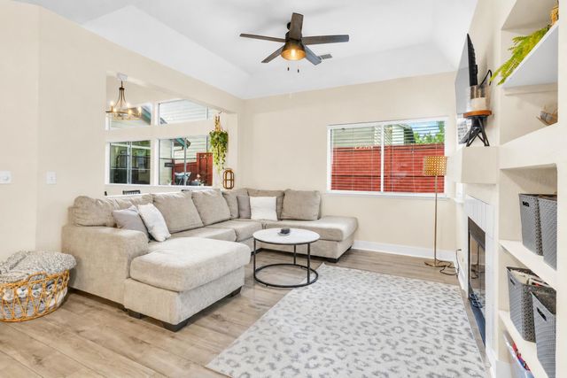 124 Sutcliffe Cir, Folsom, CA 95630