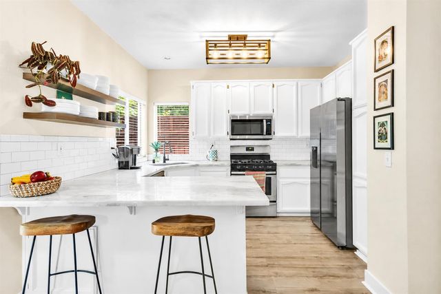 124 Sutcliffe Cir, Folsom, CA 95630