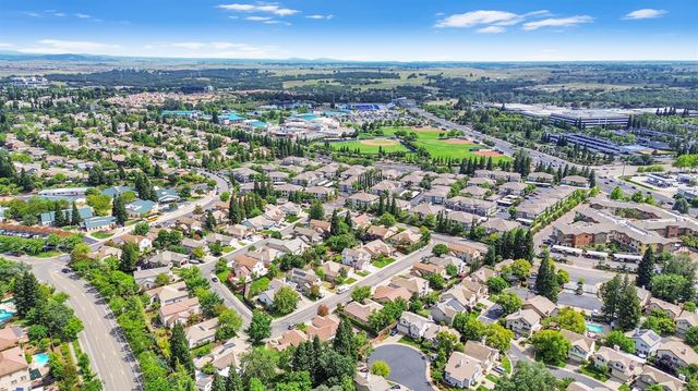 124 Sutcliffe Cir, Folsom, CA 95630