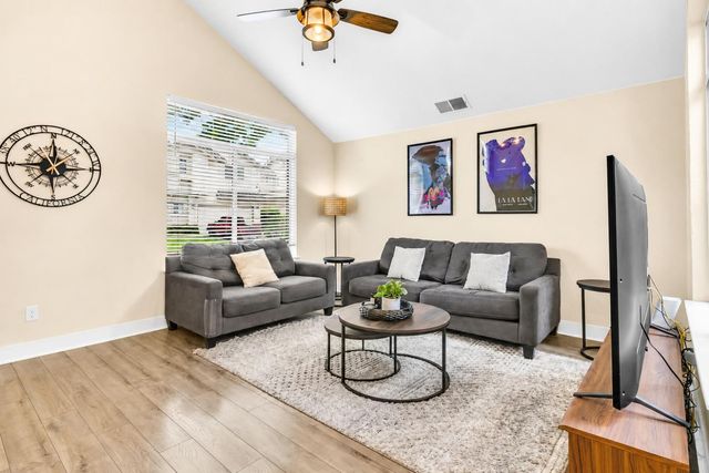 124 Sutcliffe Cir, Folsom, CA 95630