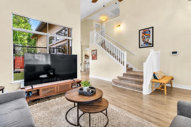 124 Sutcliffe Cir, Folsom, CA 95630
